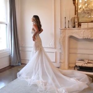 Brand New Wedding Gown - Essence of Australia